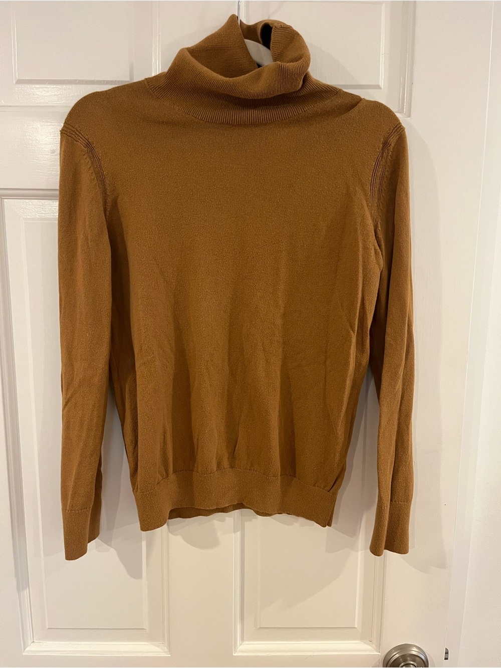 GAP women’s Camel Brown Turtleneck Sweater